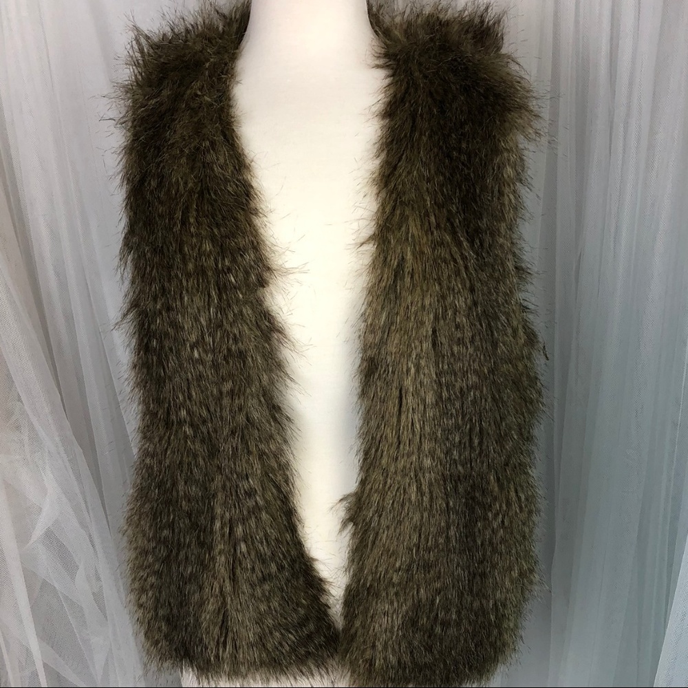 H&M DIVIDED FAUX FUR VEST SZ 14
